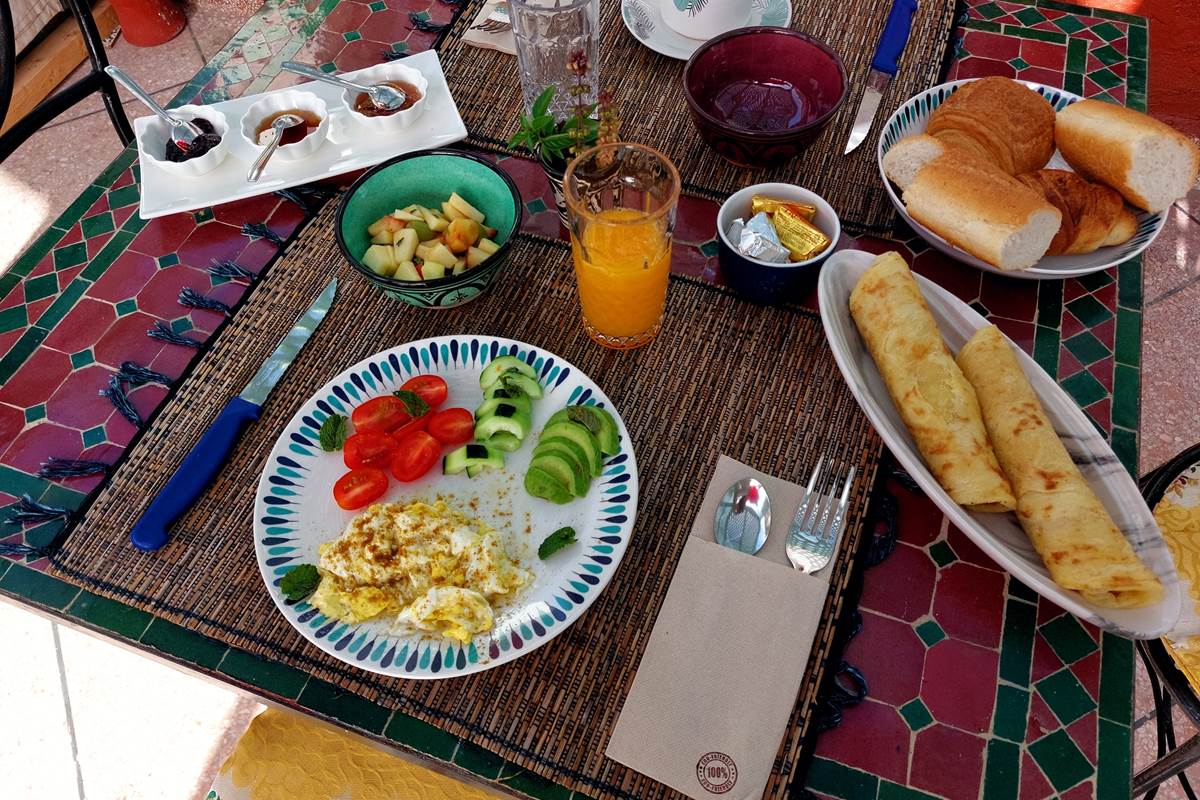 Terrasse_petit_dej(1)