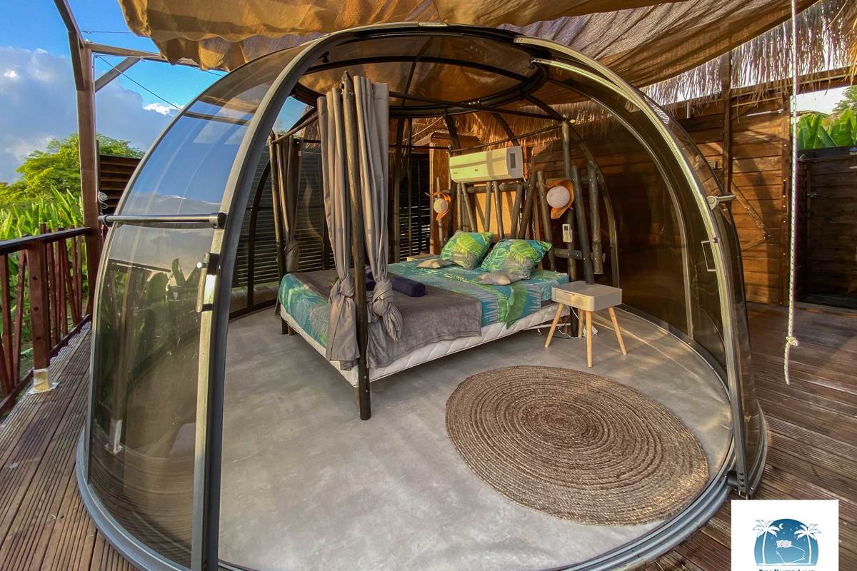 STARDOM chambre observatoire les pieds dans l'eau piscine privée et balnéothérapie