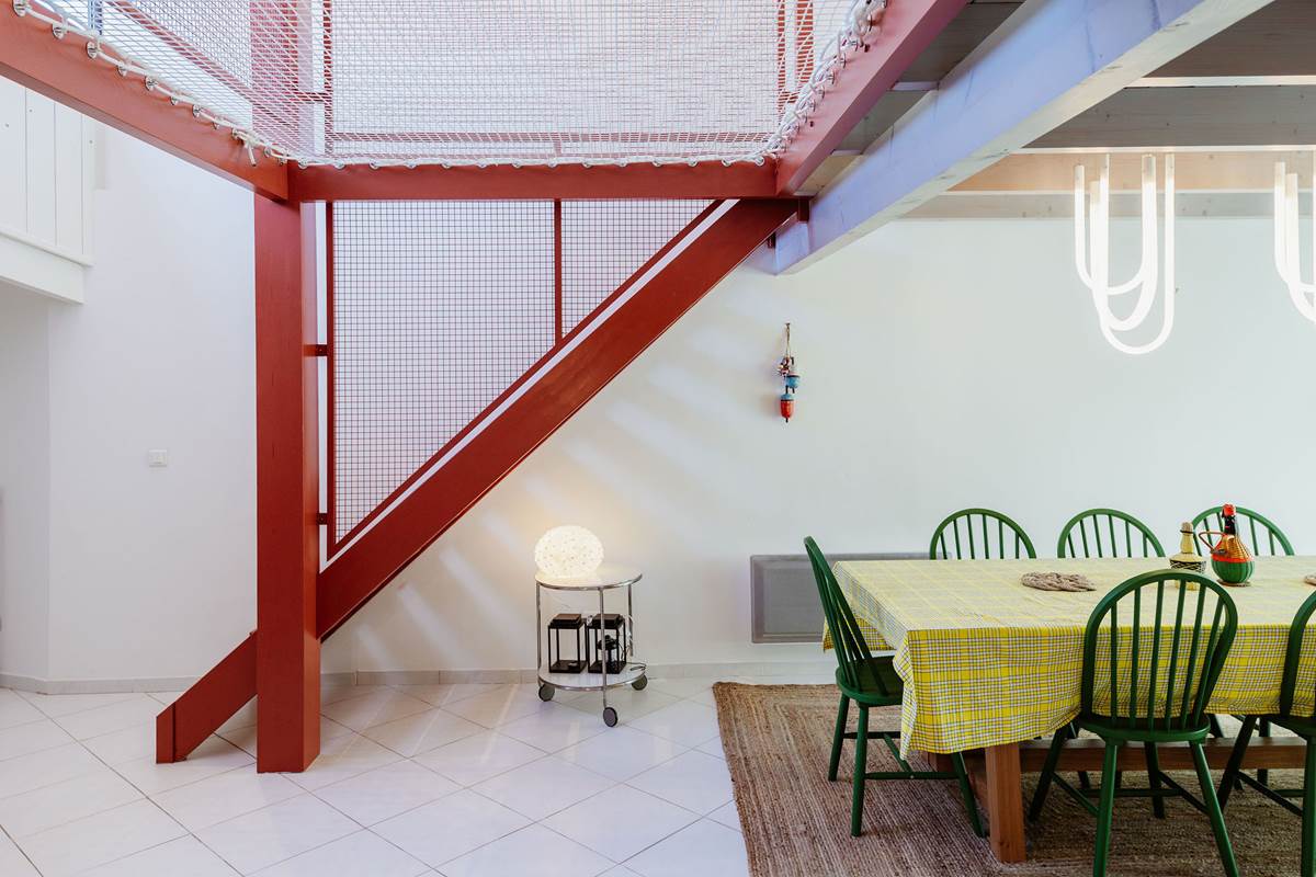 Le Chai Roudoudou , escalier, étage