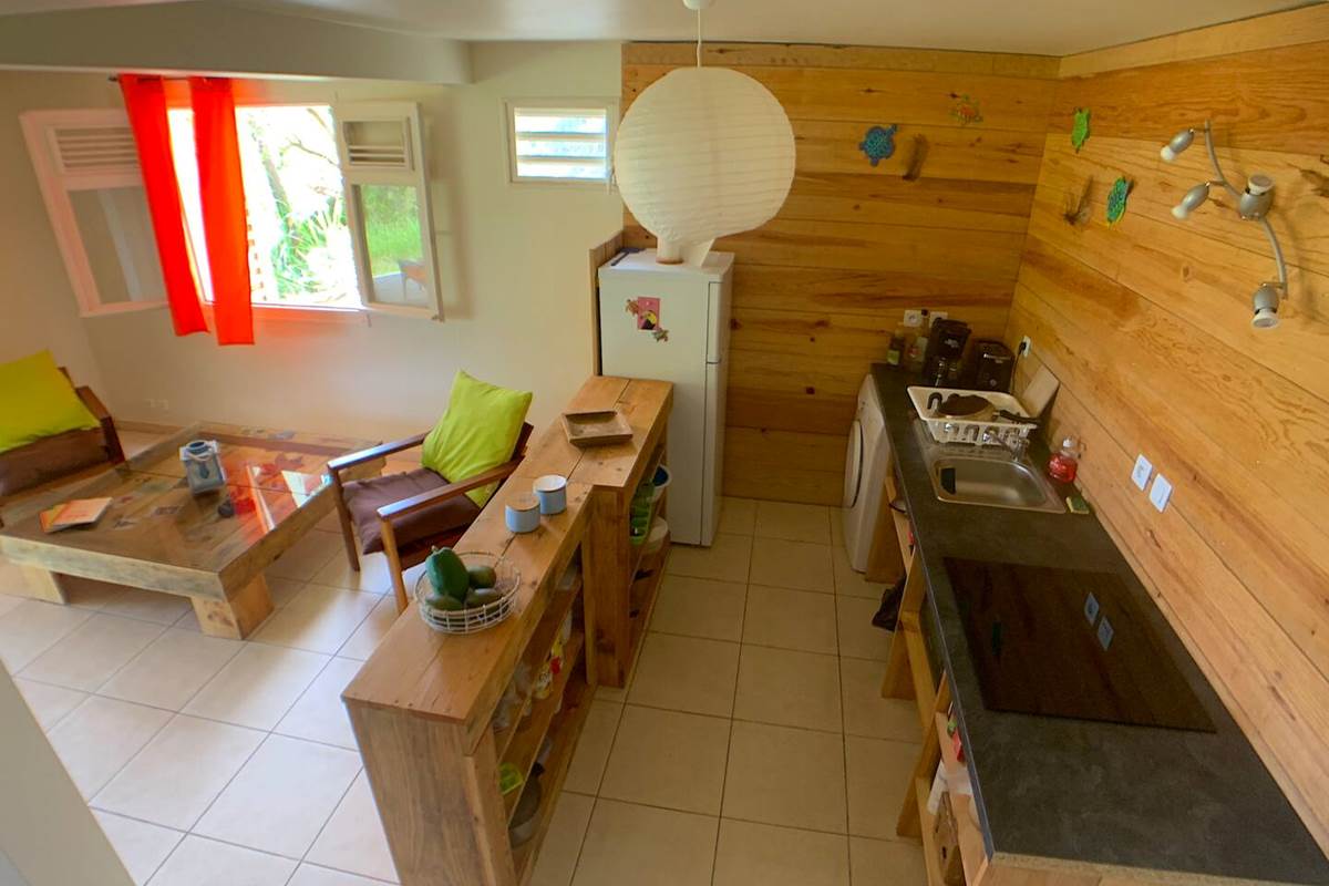 Cuisine équipée avec machine à laver