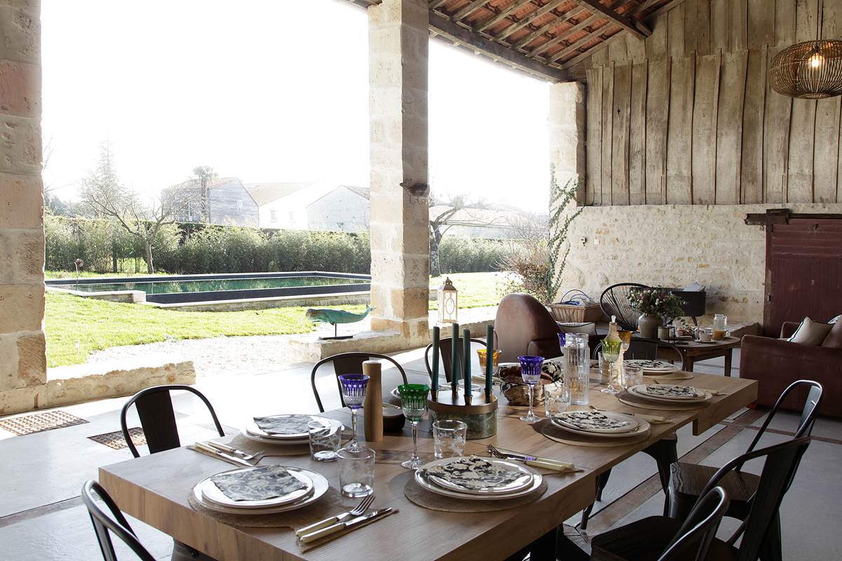 L'INTEMPORELLE - GRANGE - ESPACE REPAS