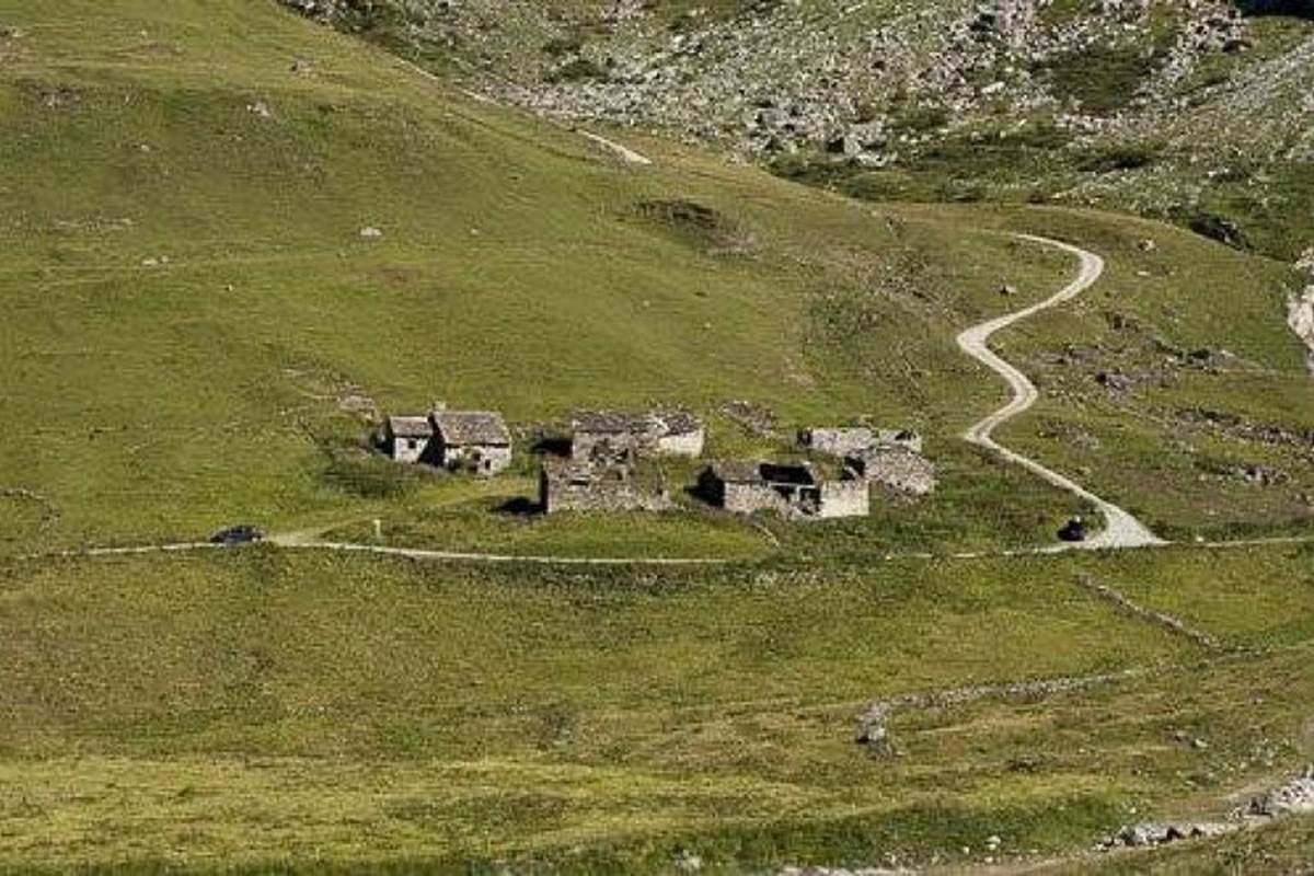 LE PREMIER VILLAGE