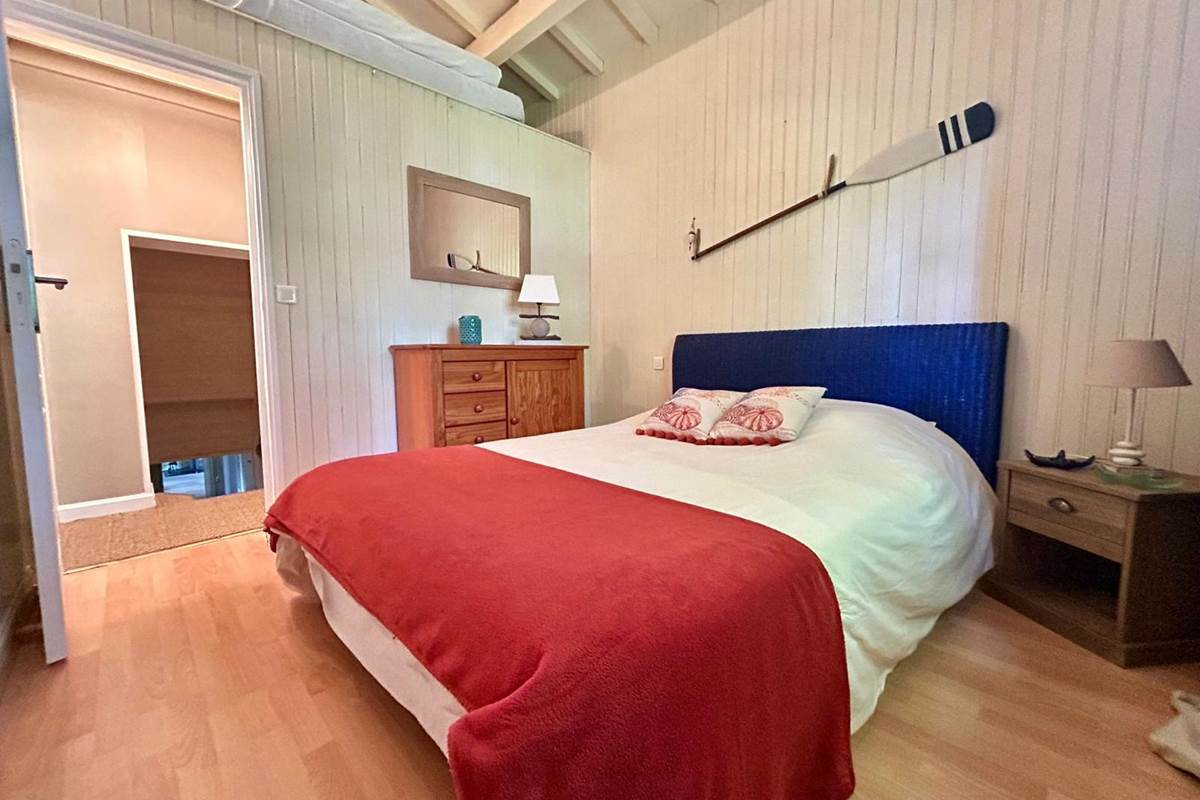 chambre-parentale-villa-cap-ferret-location-haut-de-gamme.jpg