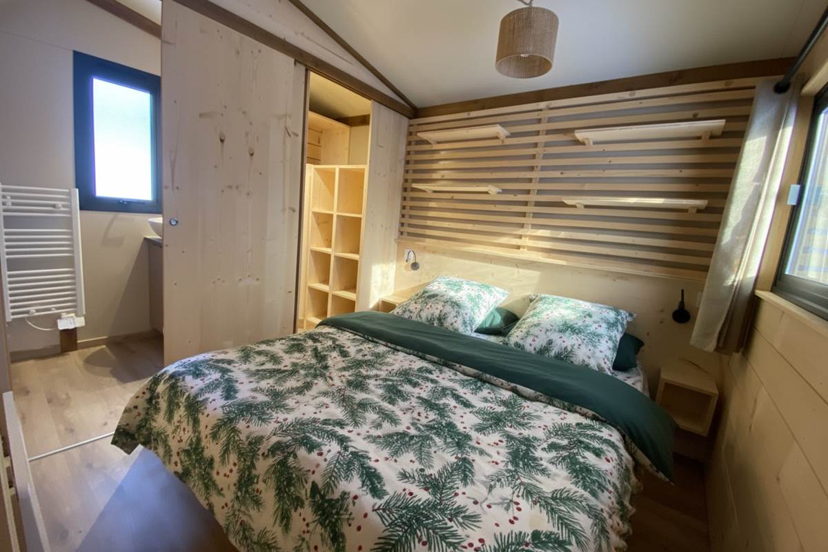 Chambre parentale avec sa salle de bain privative