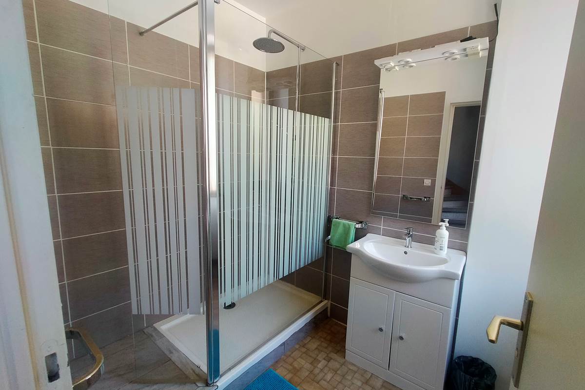 SALLE DE BAIN 1ER ...