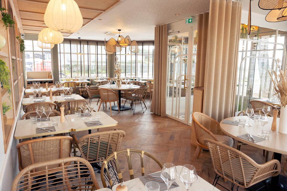 Hotel La Villa Rose Marie saint brevin océan chambre triple balcon vue mer lit double lit simple douche petit déjeuner diner restaurant terrasse sous les pins