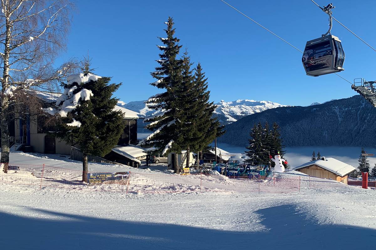 télécabine à proximité du chalet