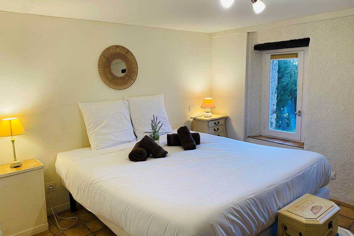 Massane chambre studio lit 160