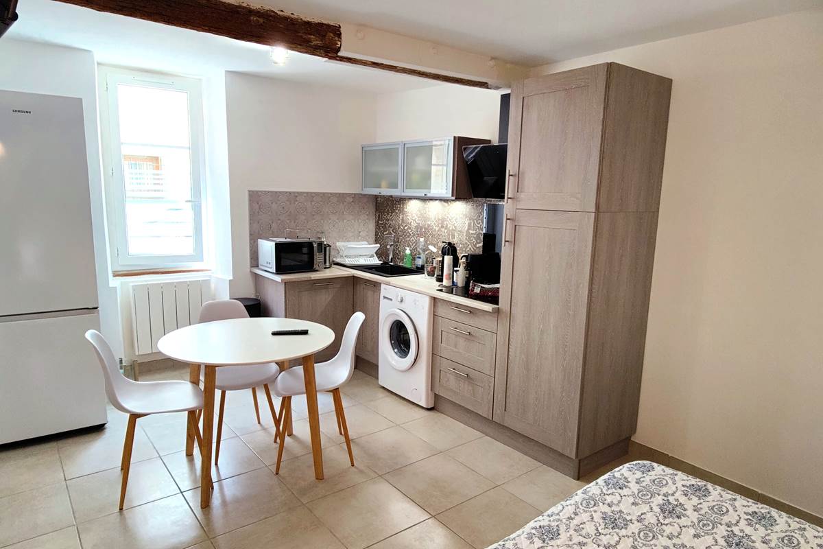 Séjour cuisine du studio du rez de chaussée