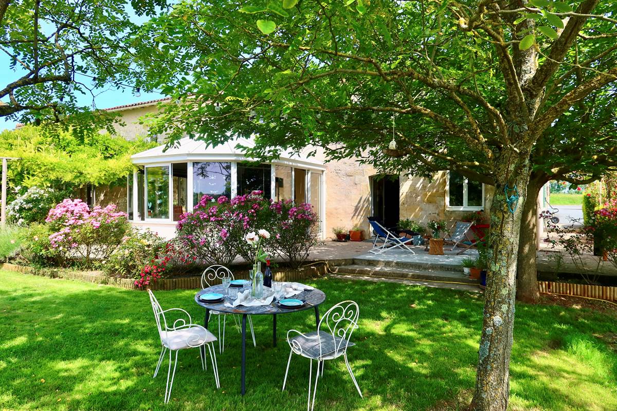 Terrasse de la cuisine de "La Maison Familiale"