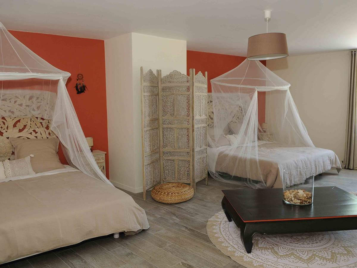 Lit_chambre_allée_du_bonheur