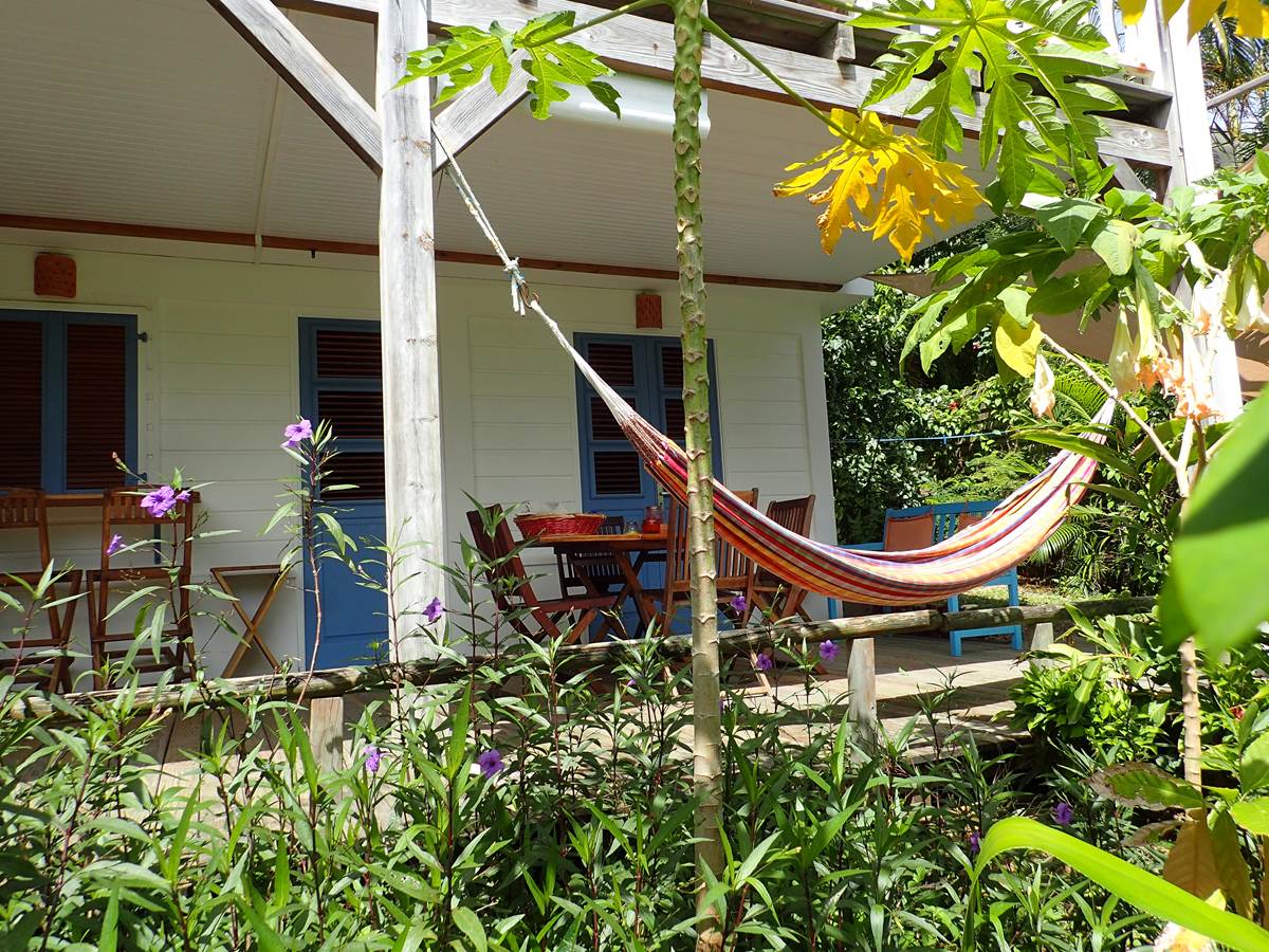 la terrasse depuis le jardin