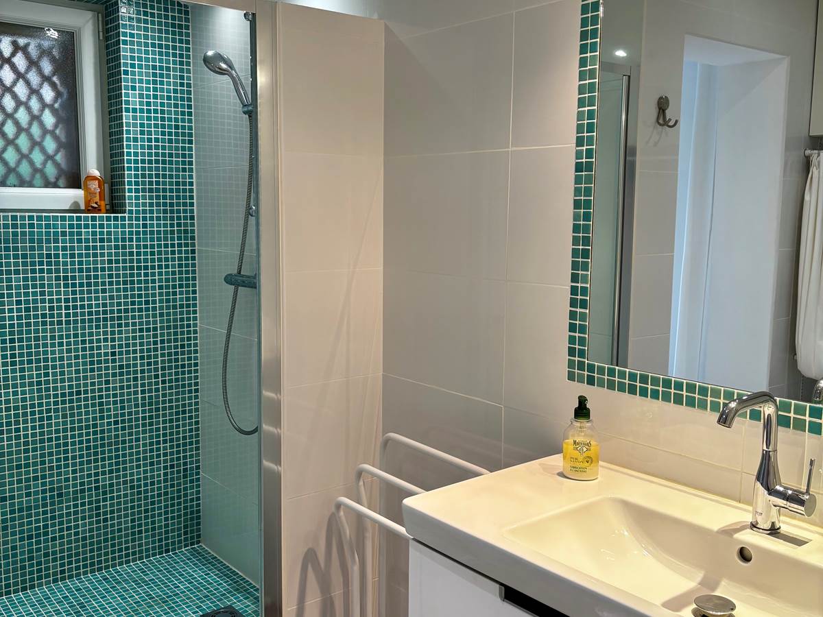laurier-salle-de-bain-verte