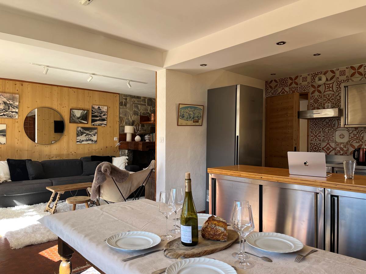 cuisine US, salle à manger et salon : vaste espace confortable