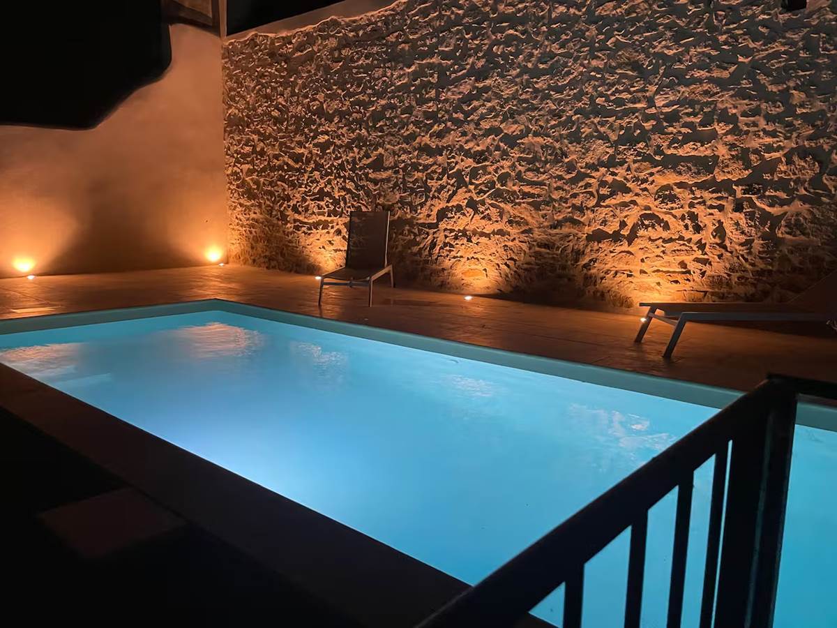 piscine-exterieur-detente-groupe