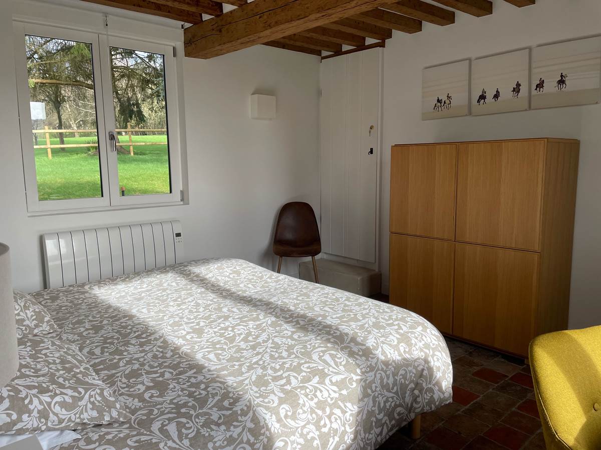chambre-king-verger-chaumiere-tourville-en-auge-normandie