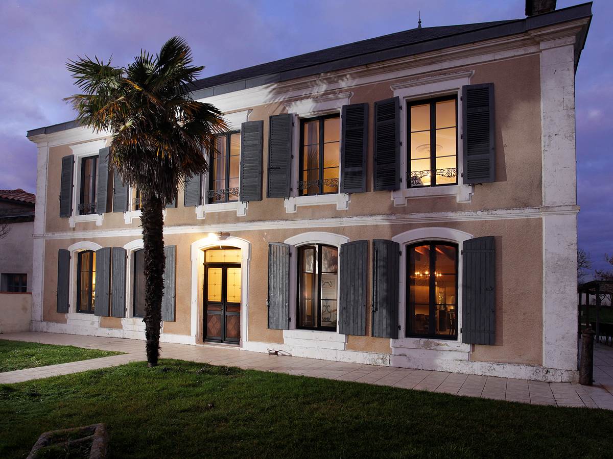 FAÇADE DE LA MAISON