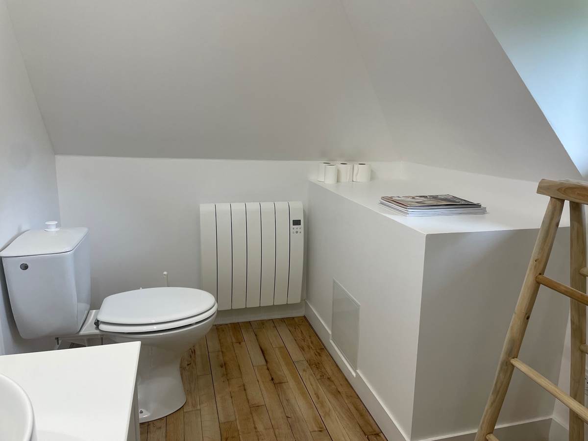 salle-de-bain-toilettes-chaumiere-tourville-en-auge-normandie