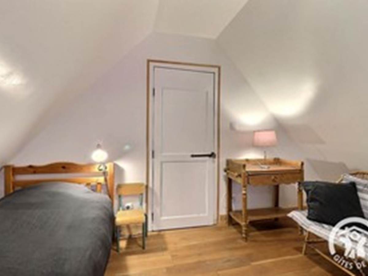 Lit de 90 dans la mezzanine-galerie