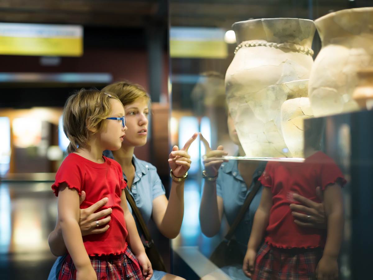 mother-child-looking-old-amphores-museum-photo-gallery