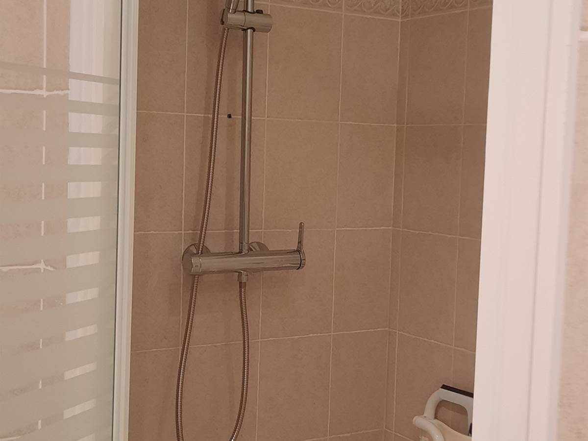 salle de bain privative avec douche