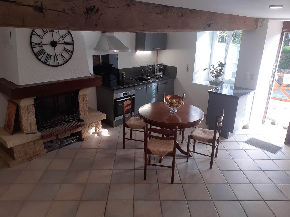 SEJOUR ET COIN CUISINE