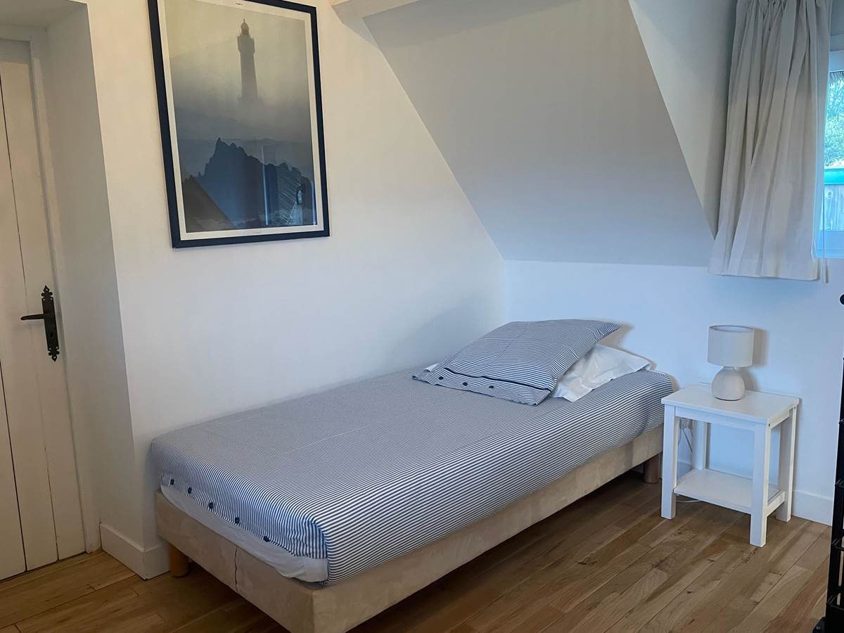 La chambre twin 'Les Marees' et ses decors marins