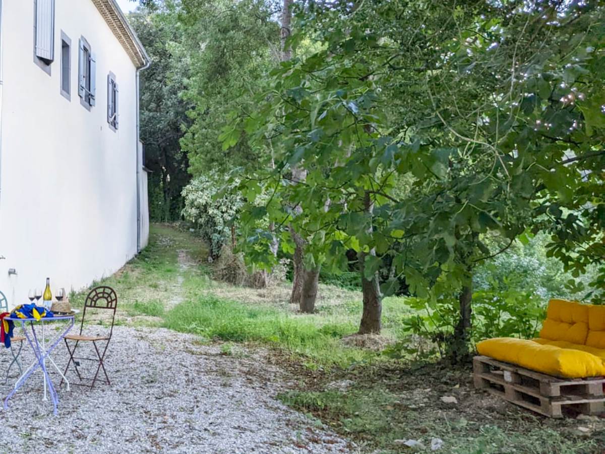 Profitez d'un moment de repos sous le figuier