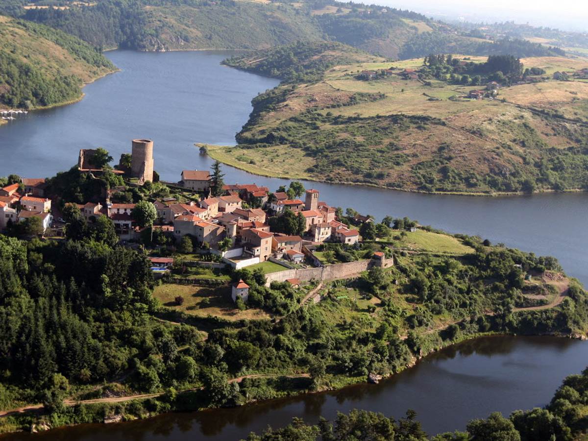 la-loire-sauvage-coule-au-pied-de-saint-jean-saint-maurice-photo-philippe-vacher-1462307779