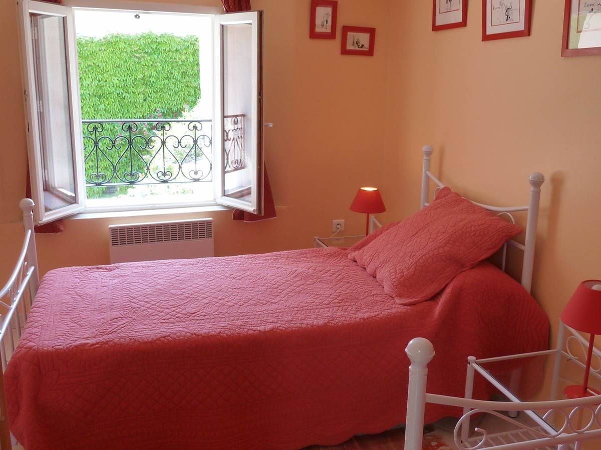 La deuxième chambre avec 2 lits simples