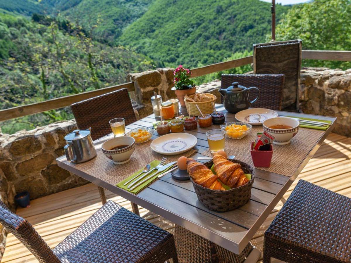 petit-dejeuner-terrasse