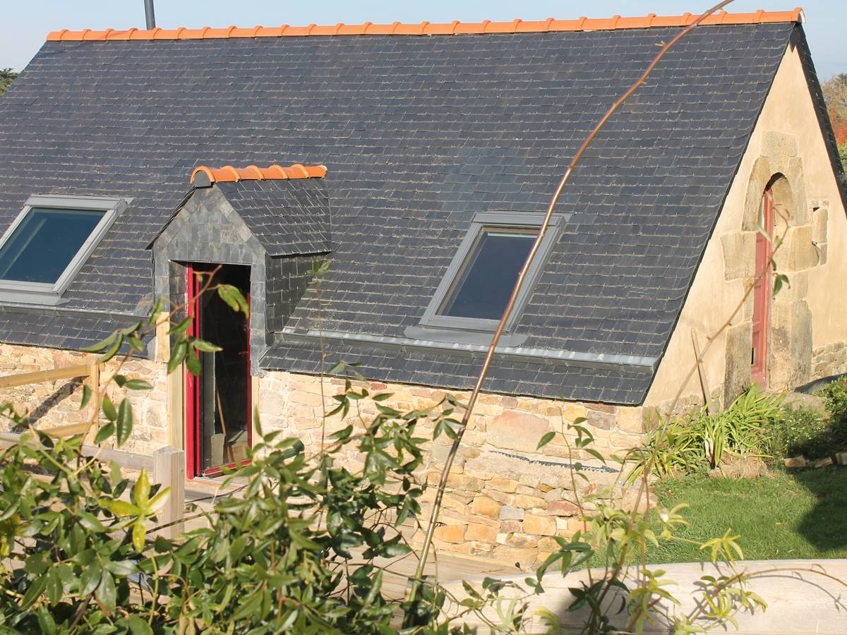 Un petit bâtiment typique de l'architecture paysanne à Logonna-Daoulas