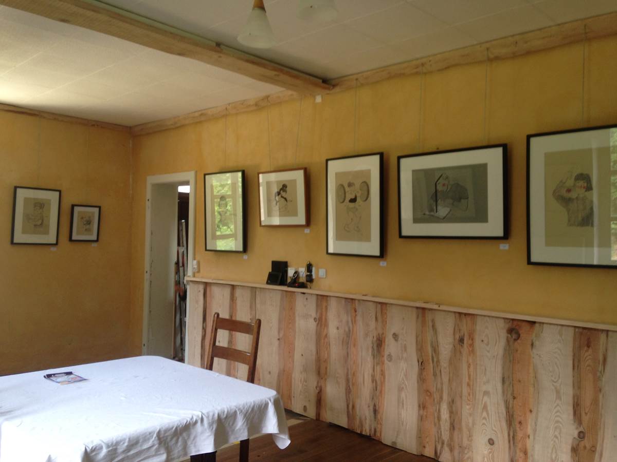 cuisine-salle à manger du gîte de la maison forestière de la Soie - tradition du bois dans la vallée de la Vezouze au sud de la Meurthe-et-Moselle