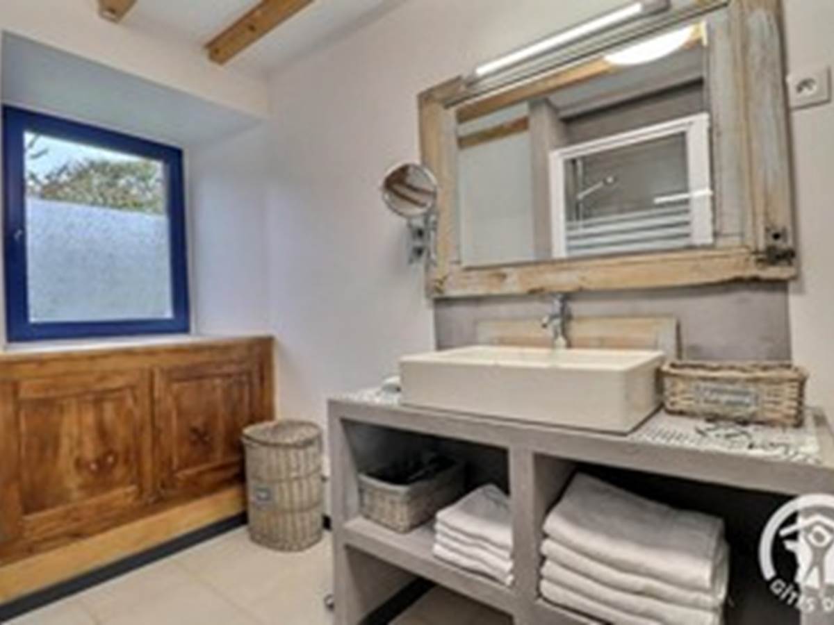 Salle de bain du 1er étage-galerie