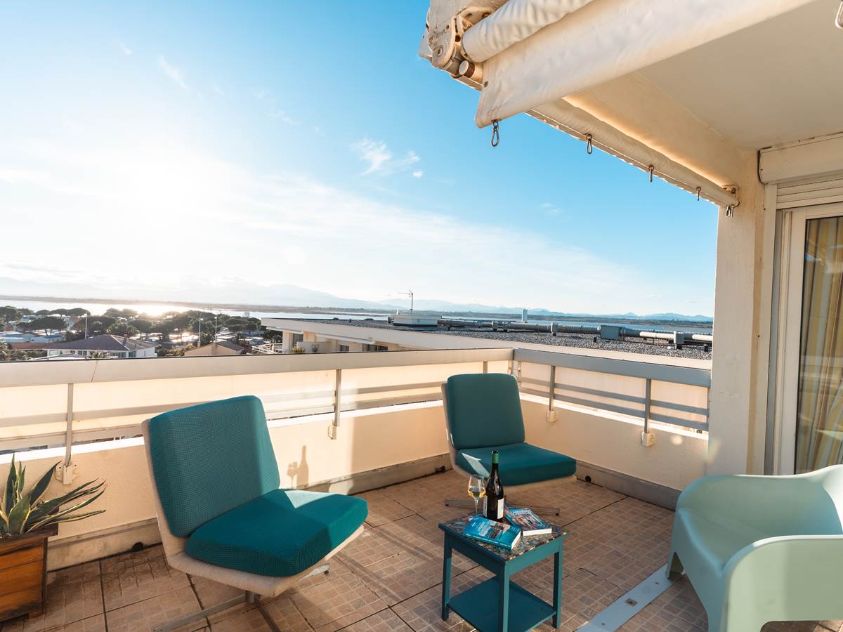 Terrasse vue mer, montagne et étang-galerie