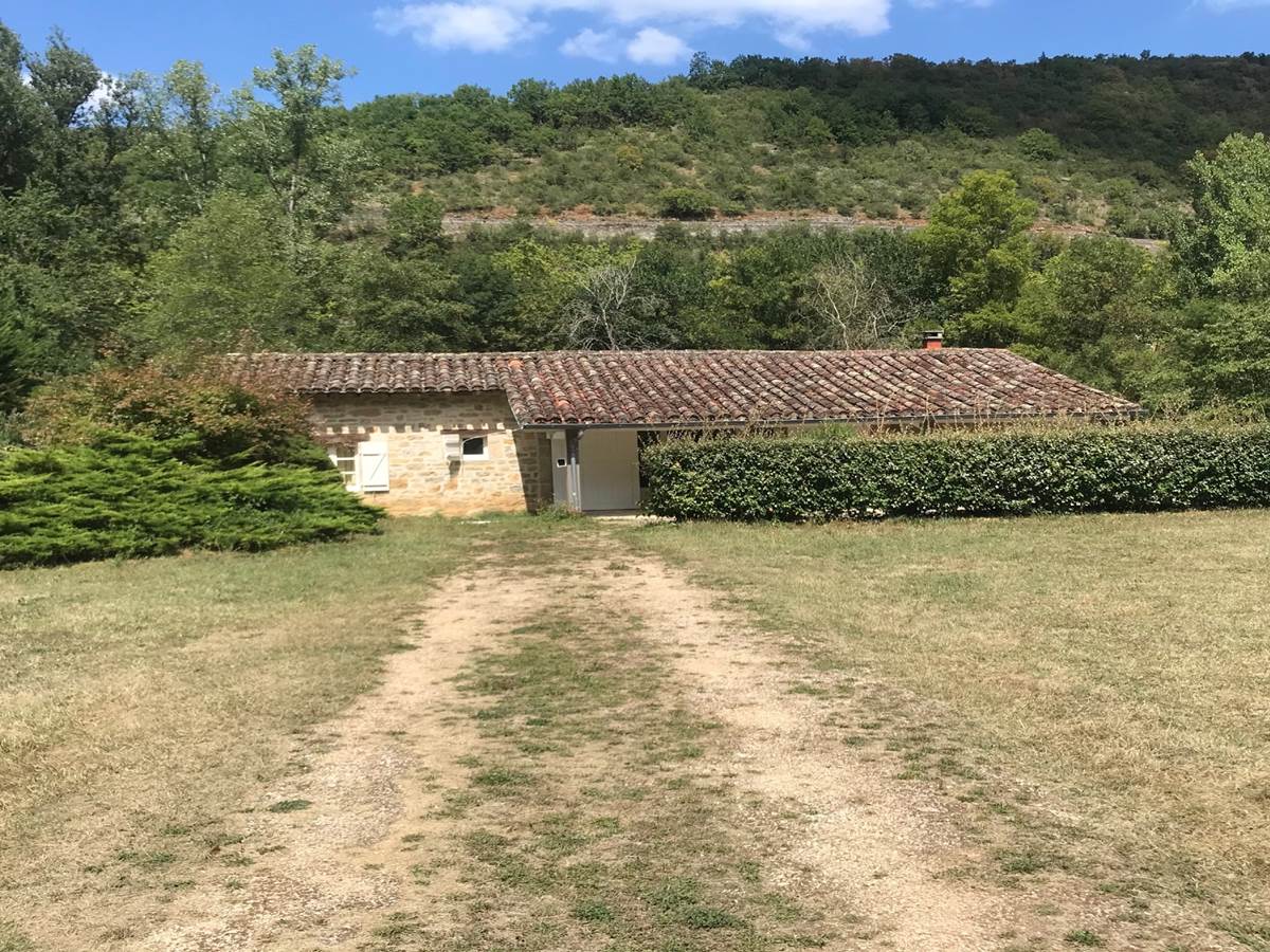 Bergerie en bord d'Aveyron