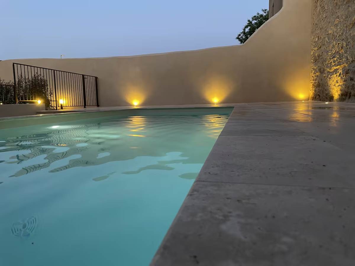 piscine-exterieur-detente-groupe