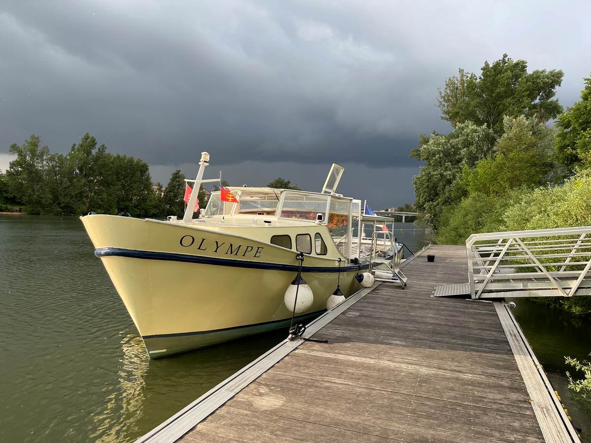 La vedette à passagers Olympe