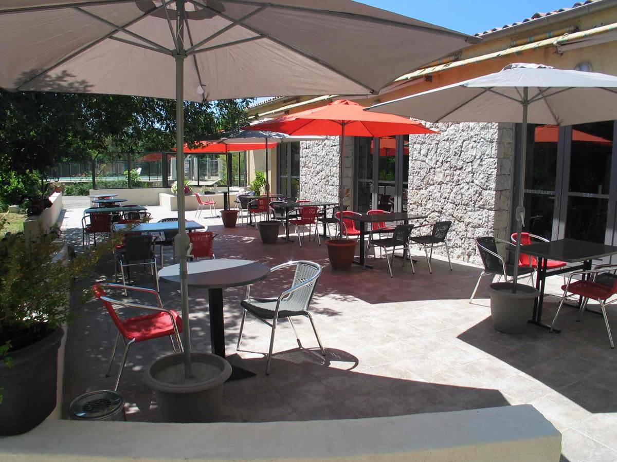 Terrasse, Hôtel Persedes, Hôtel Ardèche, Aubenas, Vallon Pont d'Arc