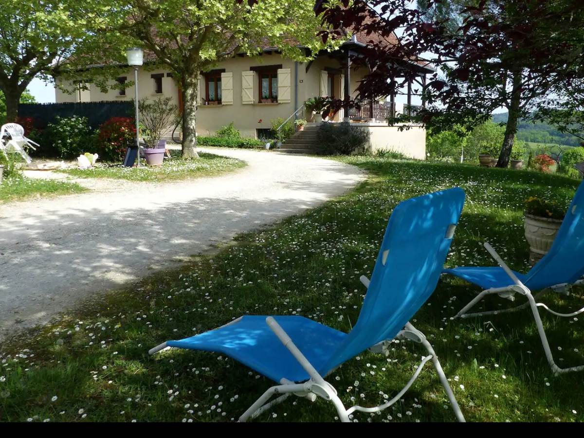 GÎTES "LES HAUTS DE CUREMONTE" - Transats