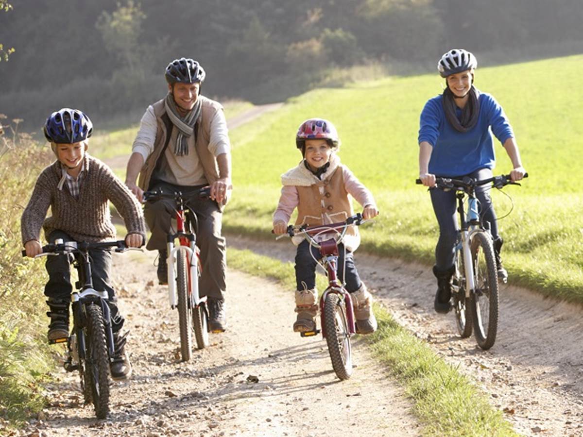 famille-velo-de-montage