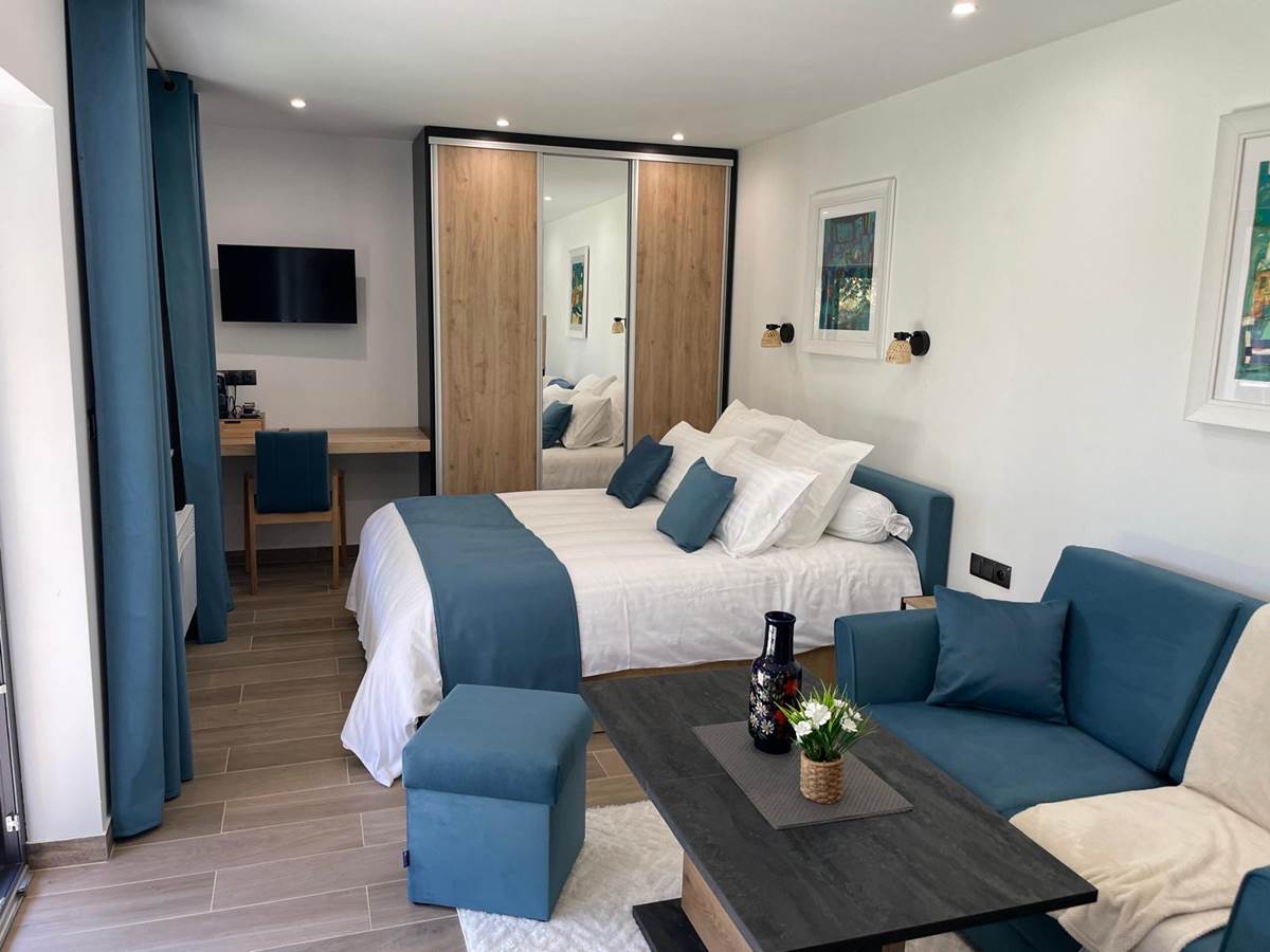 9afd79b0-b961-4cab-9d69-ae4679b2b5d5