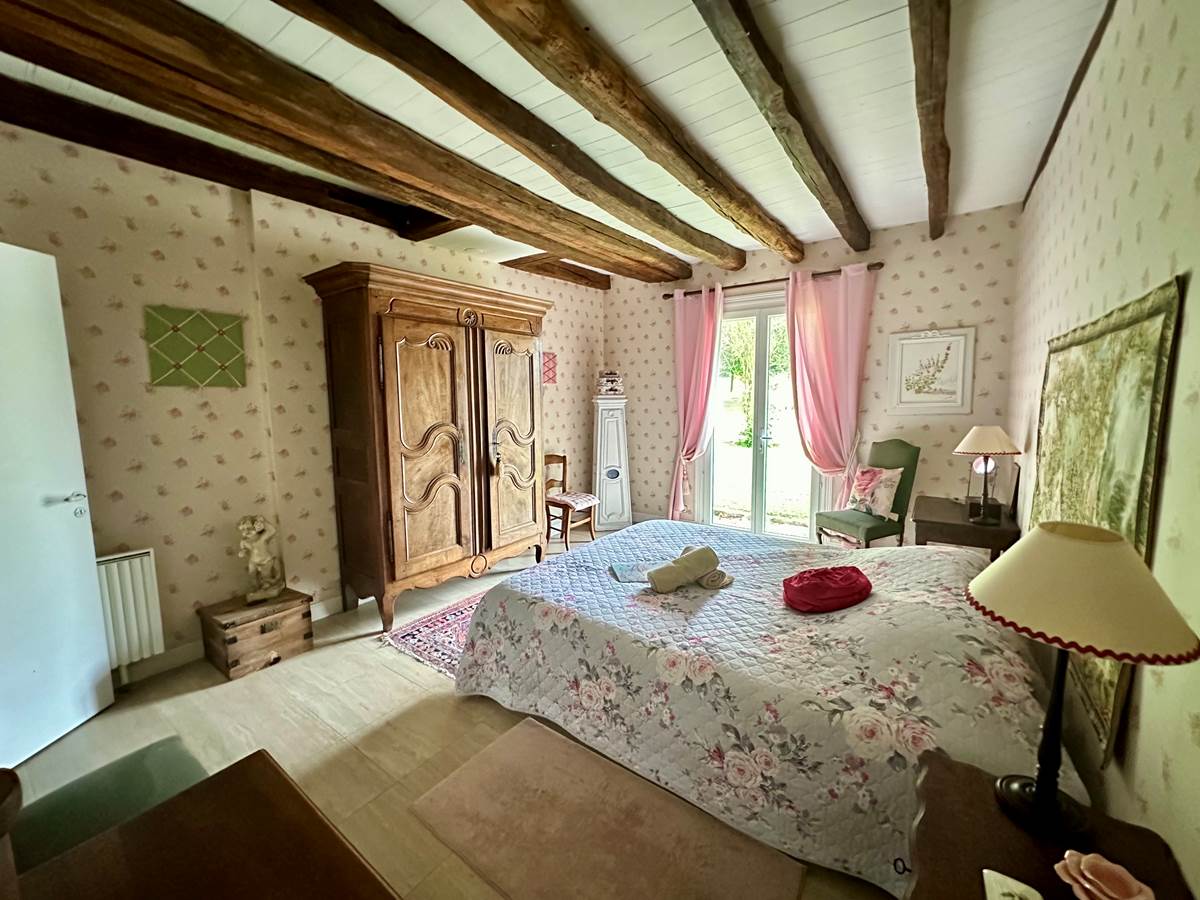 au rez de chaussée, la chambre Rose Trémière