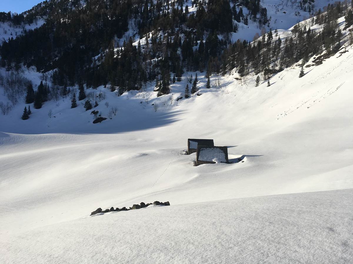 Les cabanes pastorales sous la neige