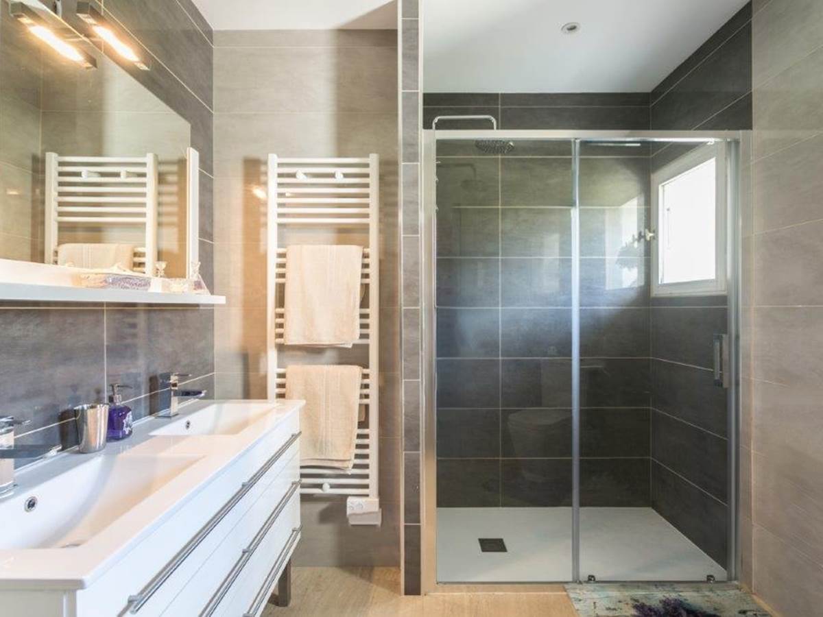 la salle de bain de la chambre Lavande