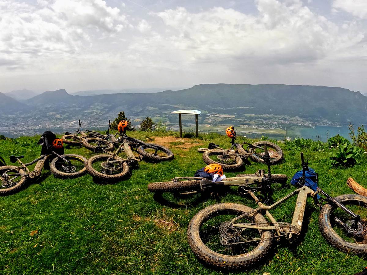 Activité vtt lors d'un EVJF en pleine nature