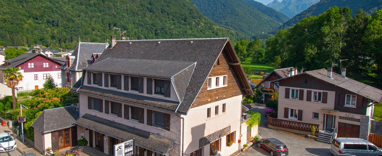 Hotel Bagnères de Luchon St Mamet Pyrénées La Rencluse