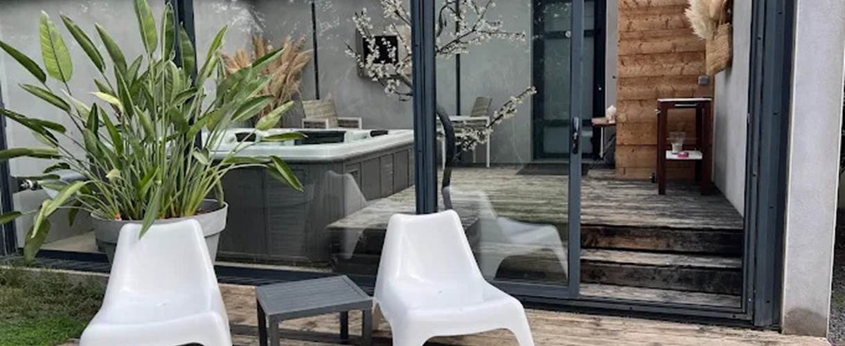 terrasse et abri spa sejour agreeable et luxe