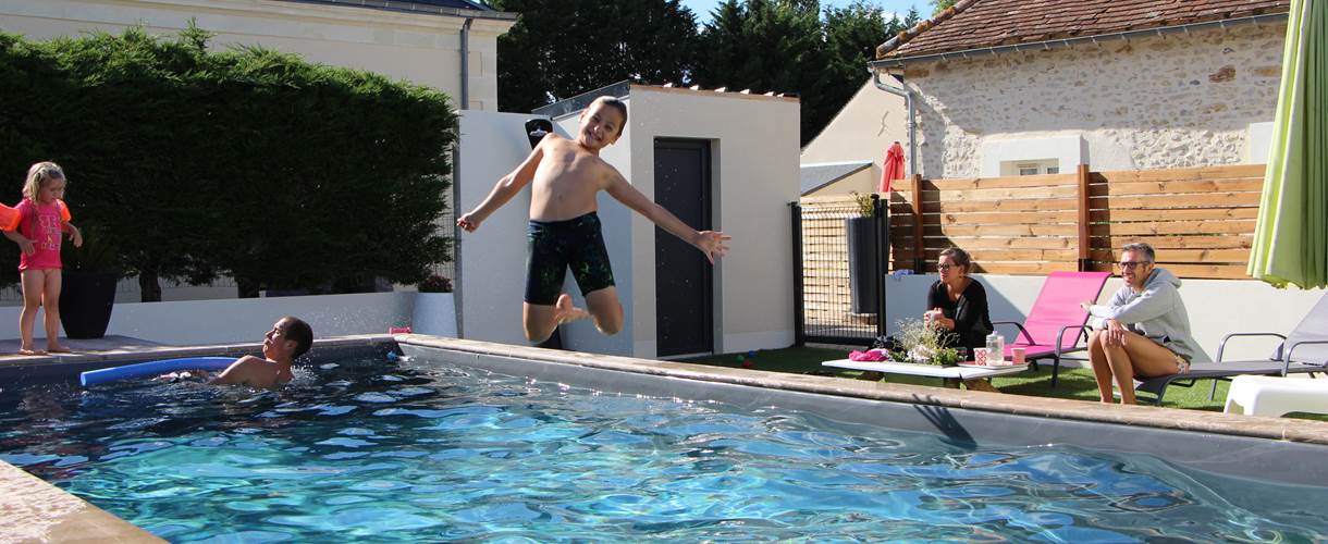 piscine_famille_gite_sarthe_hameau_des_deux_ailes
