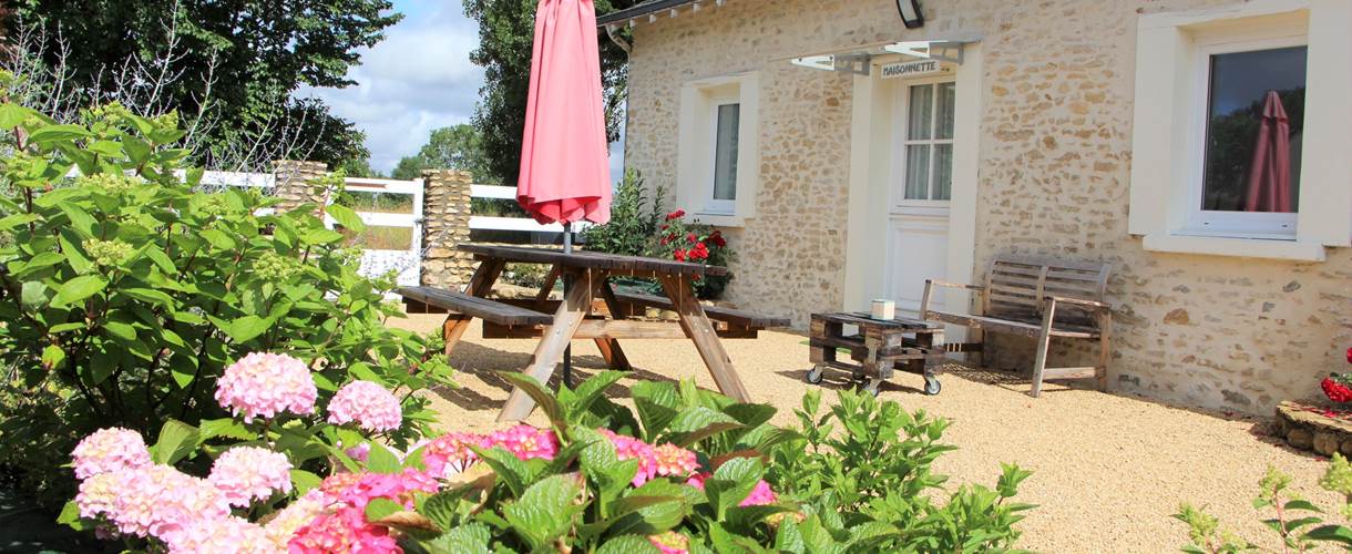 cours_gite_maisonnette_sarthe_hameau_des_deux_ailes